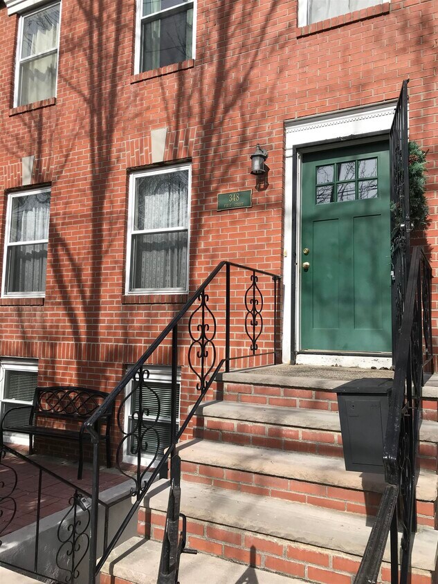 Foto principal - 348 1st St