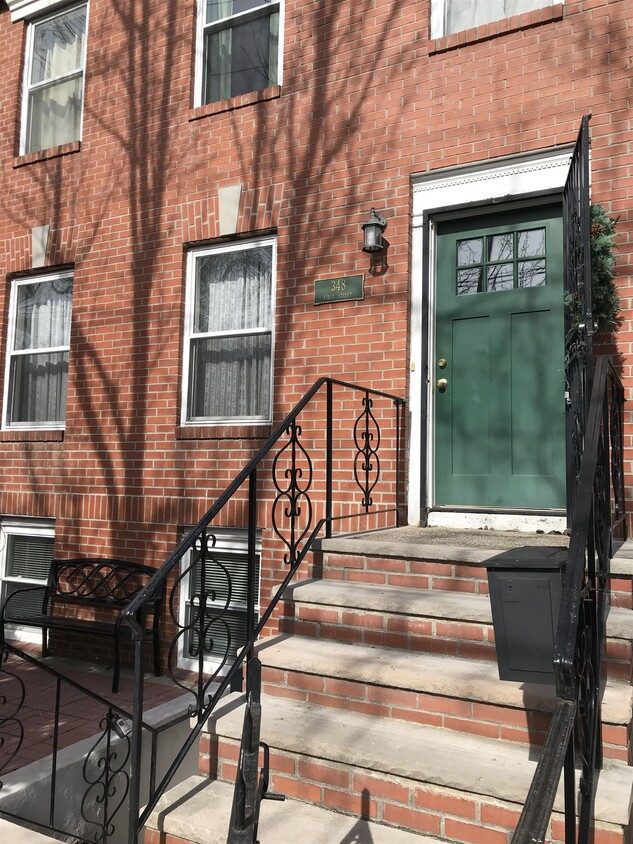 Primary Photo - 348 1st St