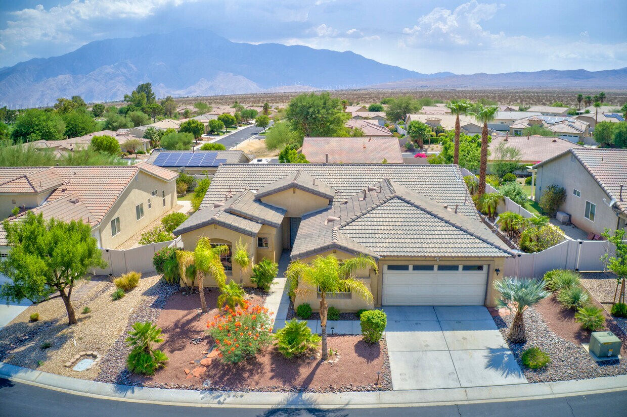 Primary Photo - 64225 Mount Shasta Ln