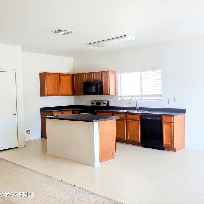 Building Photo - 625 W Silver Reef Ct