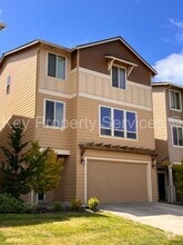Building Photo - 3117 NE 74th St