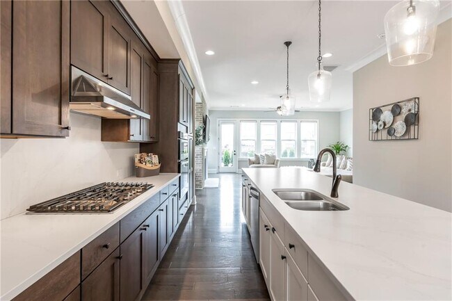 Foto del edificio - 6798 Cadence Blvd