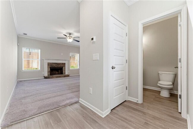 Building Photo - 231 Eva Wy