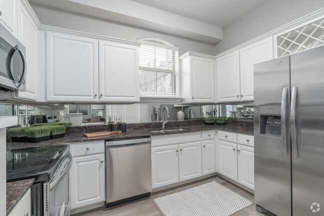 2BR, 2BA - 1336SF Kitchen - Welcome to Mansion at Bala!