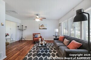 Foto del edificio - 418 Saratoga Dr