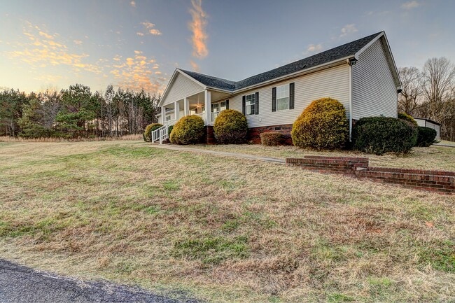 Building Photo - 1423 A A Barrett Rd