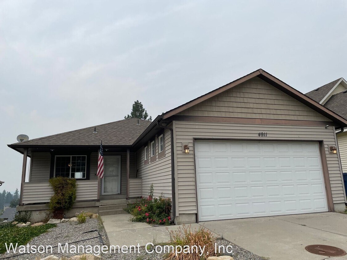 4 br, 3 bath House 4911 E 15th House Rental in Spokane Valley, WA
