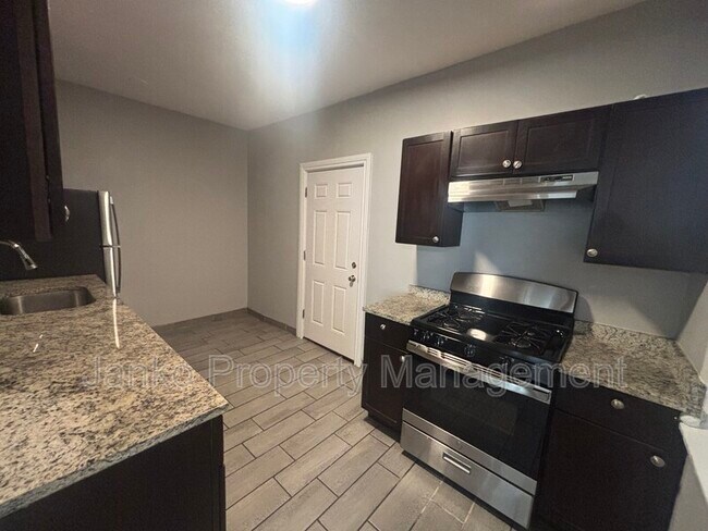 Foto del edificio - 6059 S Troy St