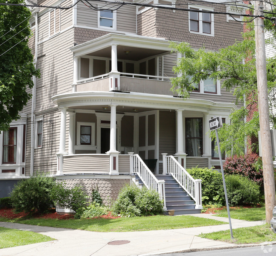 Building Photo - 117 S Lake Ave