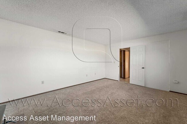Foto del edificio - 2 br, 2 bath House - 655 E Monterey Pl