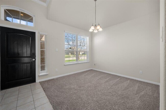 Building Photo - 130 San Jacinto Dr