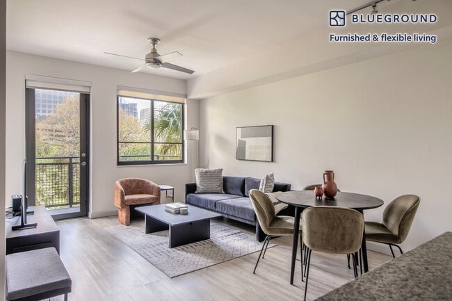 Building Photo - 817 SE 2nd Ave