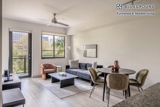 Building Photo - 817 SE 2nd Ave