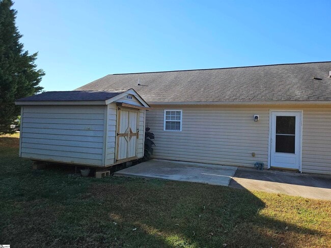 Foto del edificio - 132 Falcon Ridge Dr