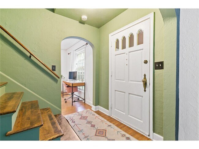 Building Photo - 4108 10th Ave S