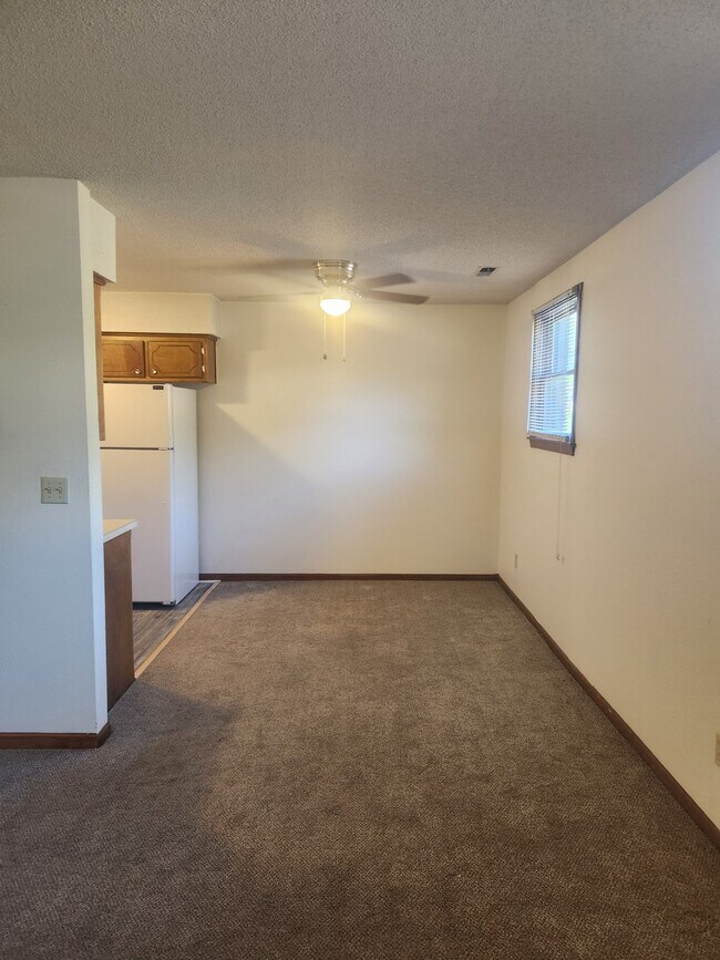 Dining Room - 308 S Mulberry St