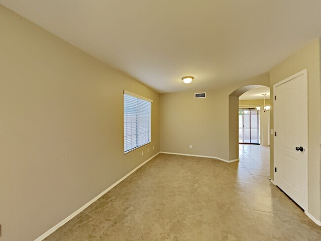 Building Photo - 1781 E Loma Vista St