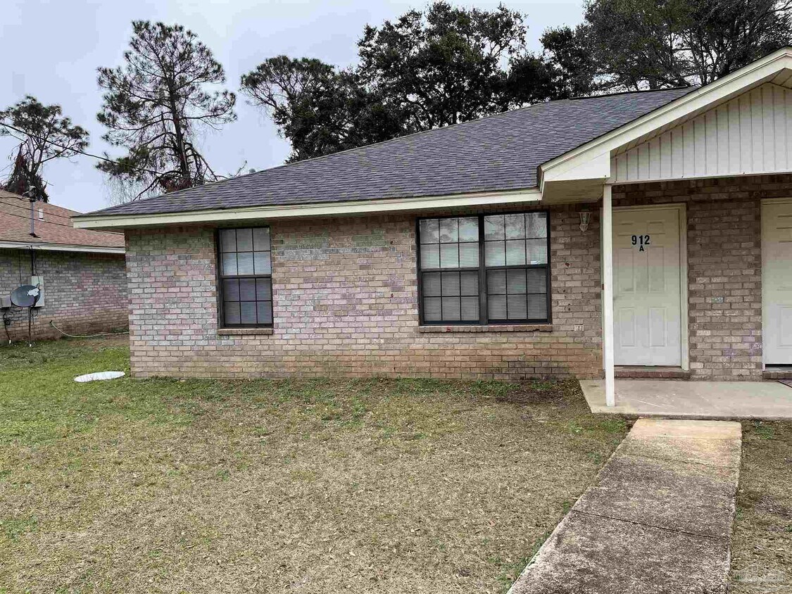 Primary Photo - 912 Rentz Ave