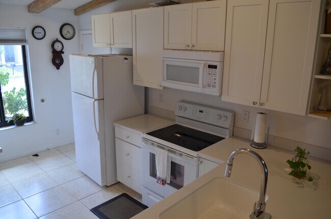 Foto del edificio - 15725 Bottlebrush Cir