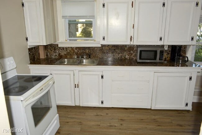 Building Photo - 2 br, 1 bath House - 1503 South County TR