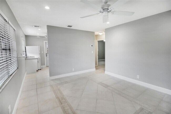 Foto del edificio - 2621 SW 13th Ave