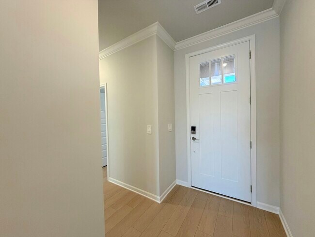 Building Photo - 214 Stockyard Cir