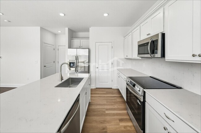 Foto del edificio - 27 Shady Elm Ln