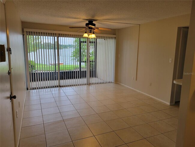 Building Photo - 574 Orange Dr