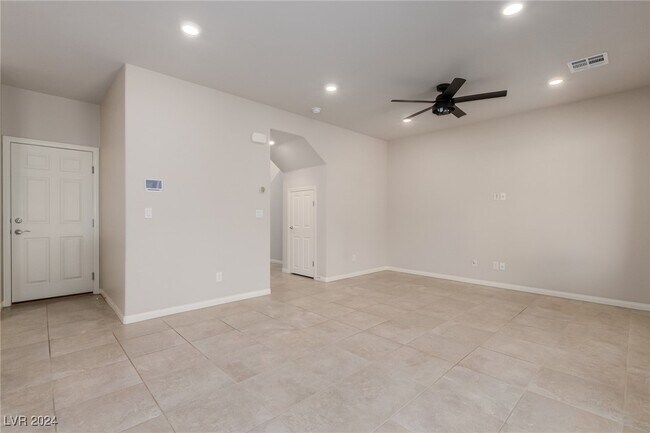 Building Photo - 4482 Zara Point Ave