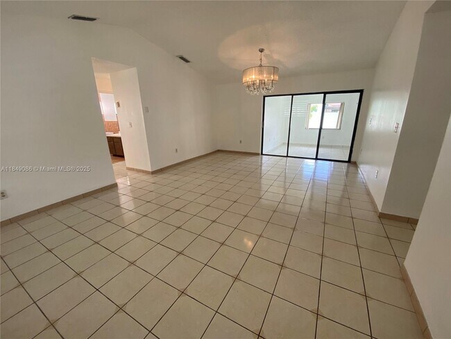 Foto del edificio - 10225 SW 144th Ct