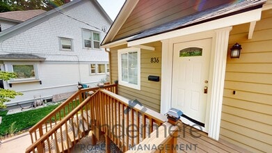 Building Photo - 834-836 Whitman St