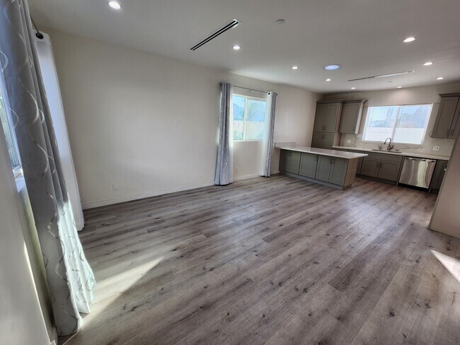 Foto del edificio - 10343 Jardine Ave
