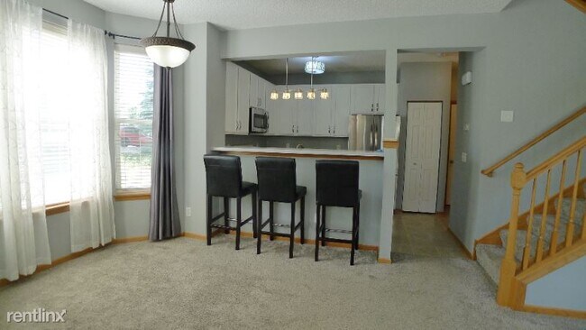 Building Photo - 3 br, 3 bath Townhome - 1601 Liberty Circle