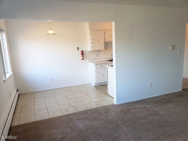 Building Photo - 1468 Village Ln