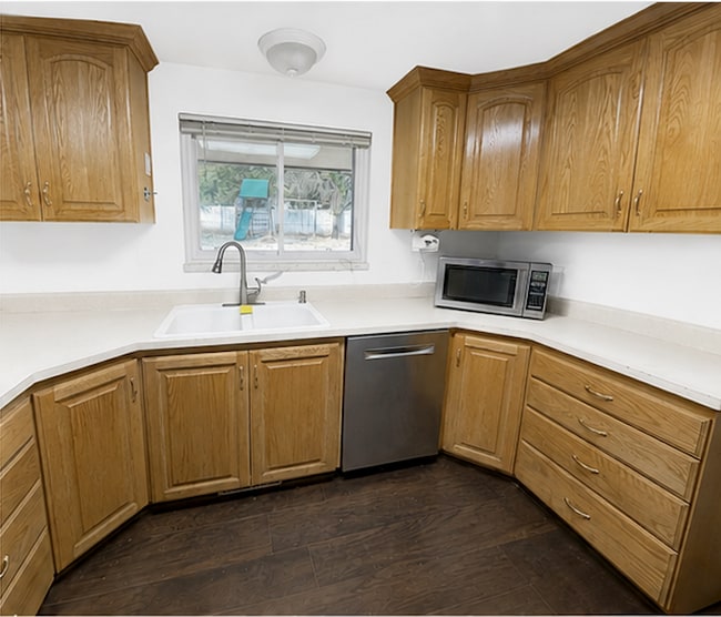 Kitchen - All Appliances Inluded - 1134 Cherry Ln