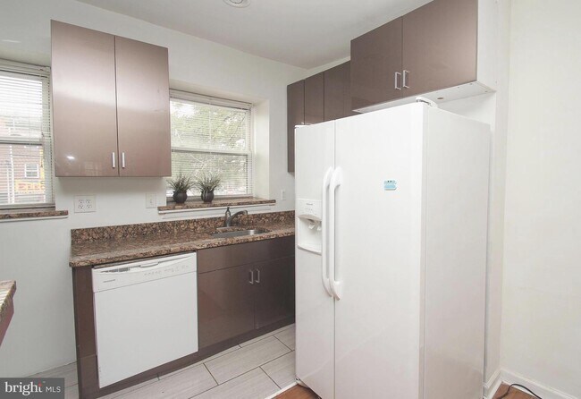 Foto del edificio - 125 W Girard Ave