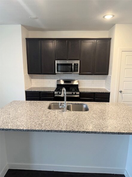 Foto del edificio - 1553 Kessler Dr