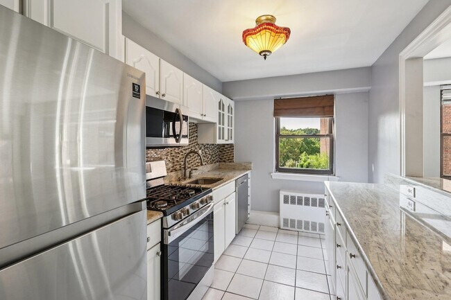 Foto del edificio - 8800 88th St