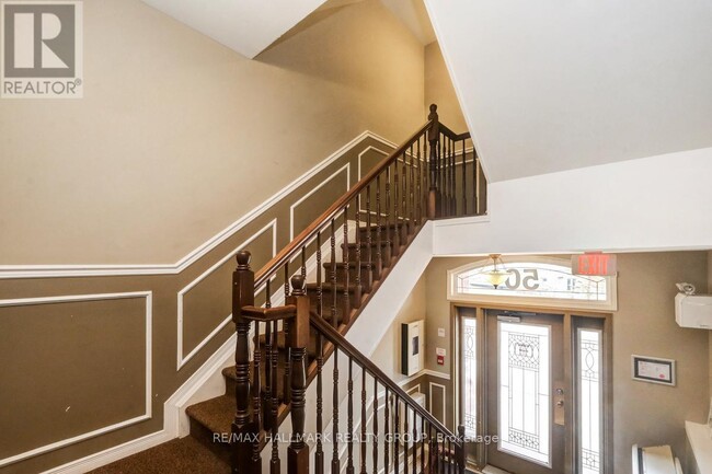 Building Photo - 50 Briargate Private