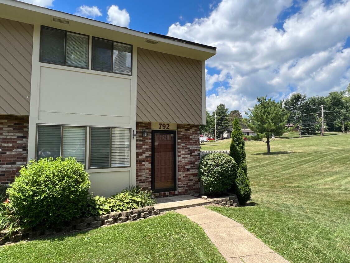 792 Wheatland Cir, Bridgeville, PA 15017 Townhome Rentals in