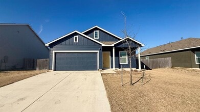 Building Photo - 1112 Rio Frio Ln