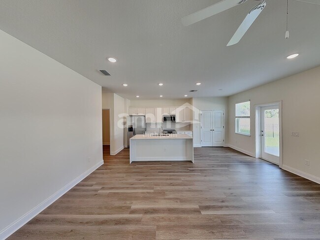 Foto del edificio - 2538 Feather Crst Dr