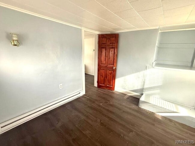 Foto del edificio - 300 Springville Ave