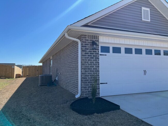 Foto del edificio - MADISON City Schools! MOVE IN READY NEW 4BR