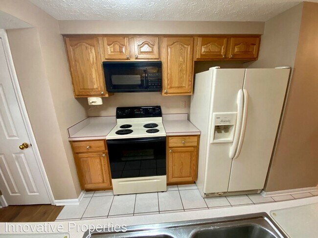 Building Photo - 2 br, 1 bath House - 627 Deering Road #2B