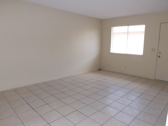 Foto del edificio - 15699 Sueno Ln