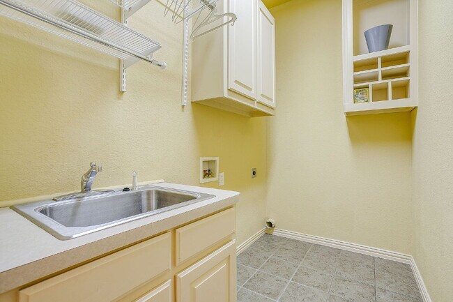 Foto del edificio - Well Maintained Home in SW Fort Worth!