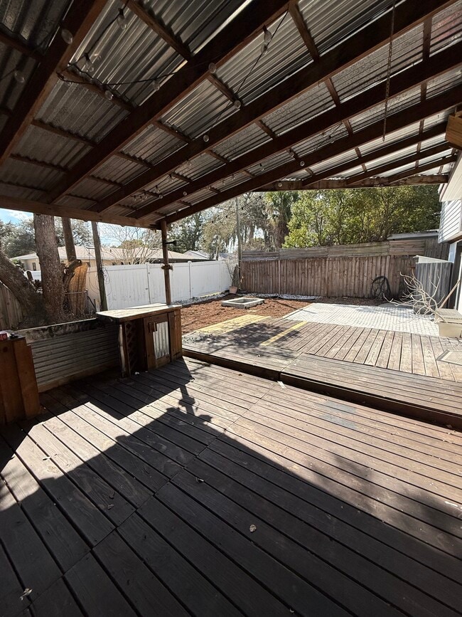 Building Photo - 940 W Fairbanks Ave