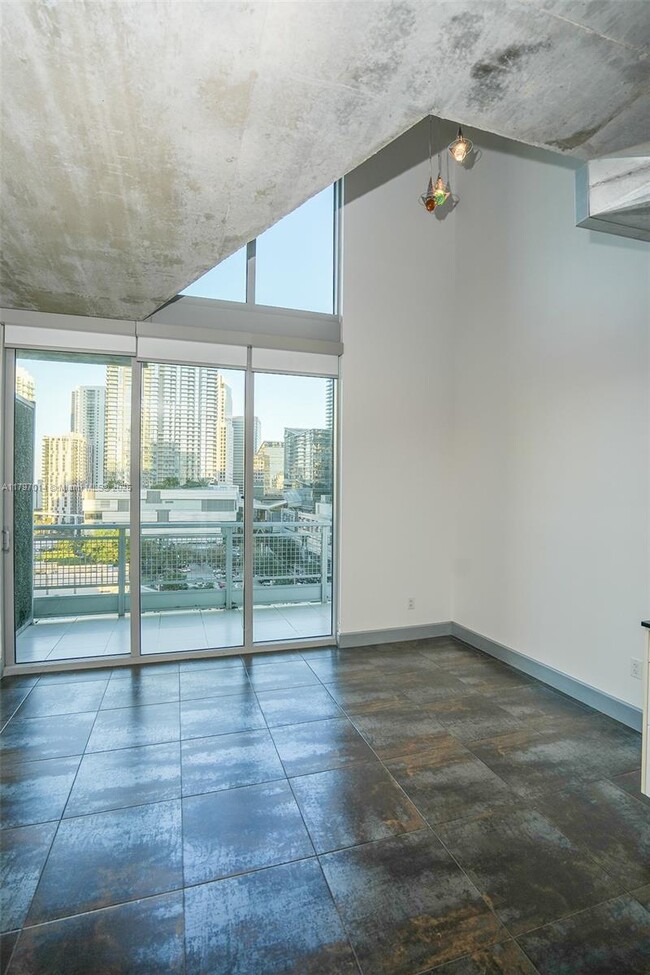 Foto del edificio - 690 SW 1st Ct
