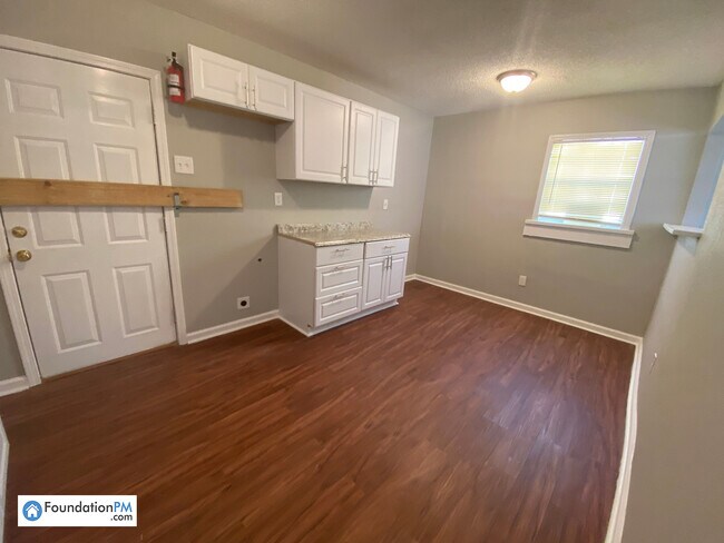 Building Photo - 4495 Beacon Hills Dr